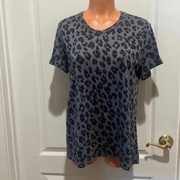 Lucky Brand Tops - LUCKY BRAND Oversize Gray Leopard Cheetah Animal Tee T Shirt S/S $39 S Small EUC